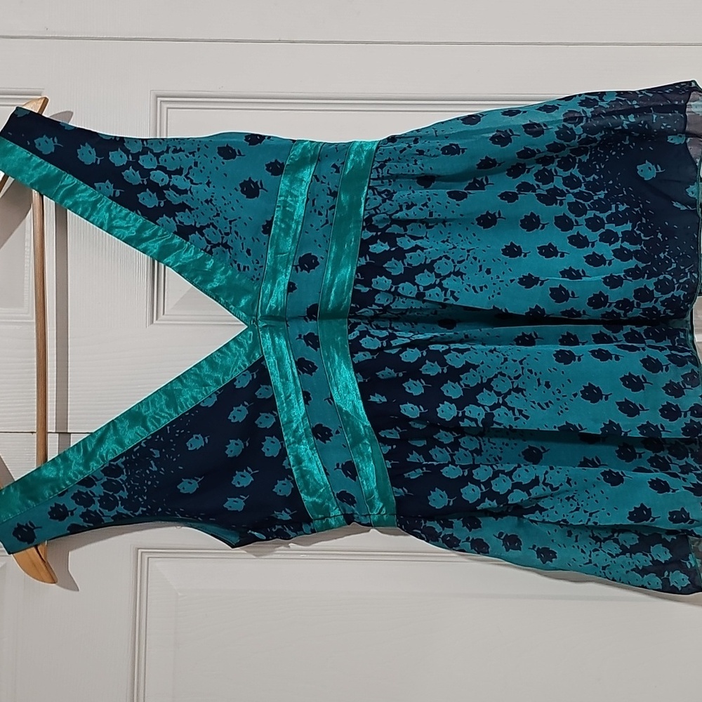 💙 Be Mine by Doe & Rae Teal Floral Babydoll Top 💙 - Picture 4 of 4